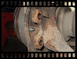 Alternative handbrake shoes mounting details