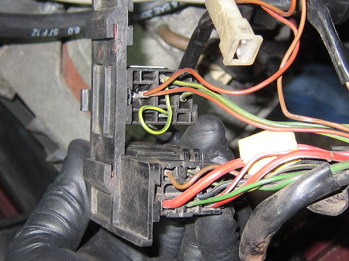 E30 Engine Wiring Loom Connections - help with identification
