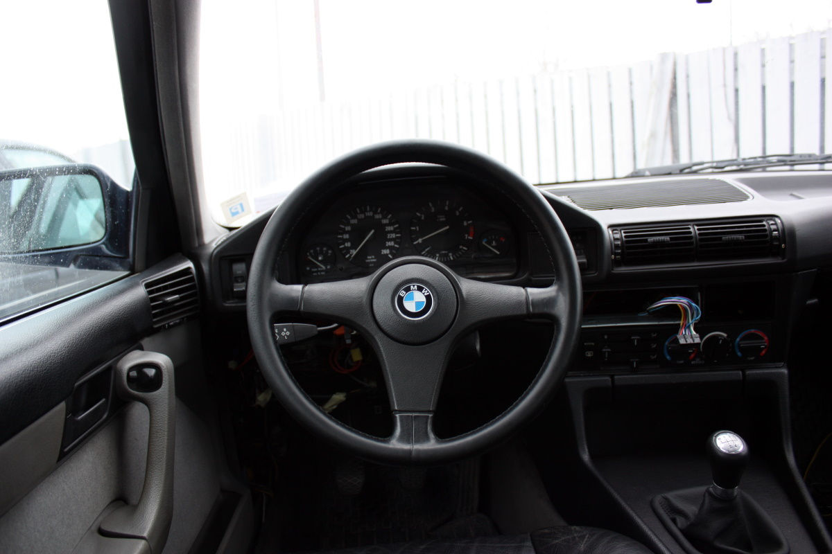 E34 on sale steering wheel